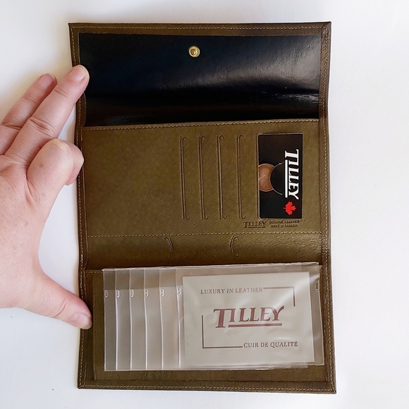 Tilley Olive Leather Trifold Wallet - Picture 3 of 7